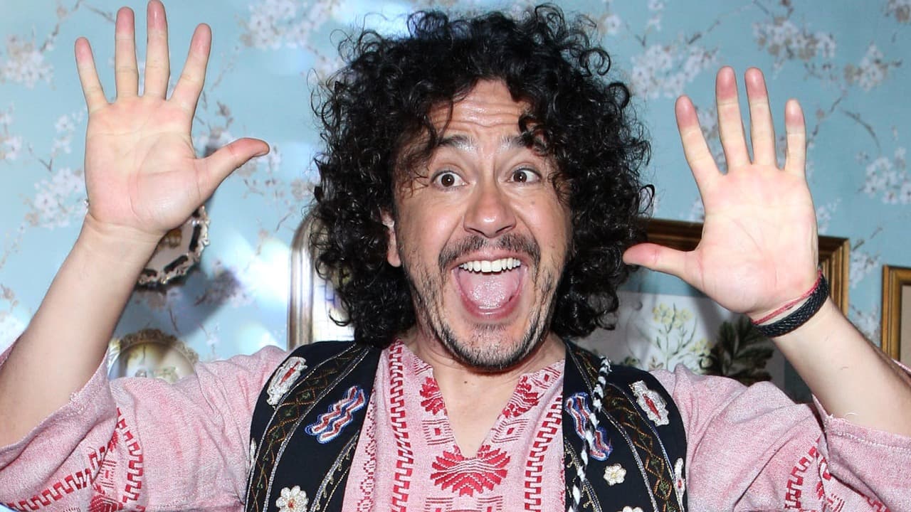 El maestro Patiño era el personaje de Aldolfo original en la serie Una Familia de 10