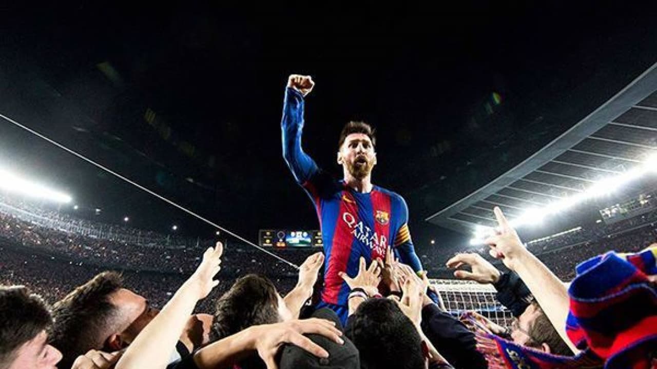 Barcelona despide a mexicano autor de "la mejor foto de Messi"