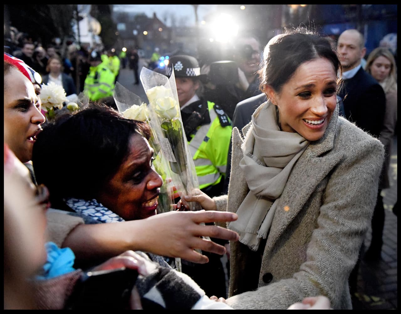 Además, para poder casarse con el menor de los hijos del príncipe Carlos y la princesa Diana, Meghan tuvo que recibir la aprobación de la reina.