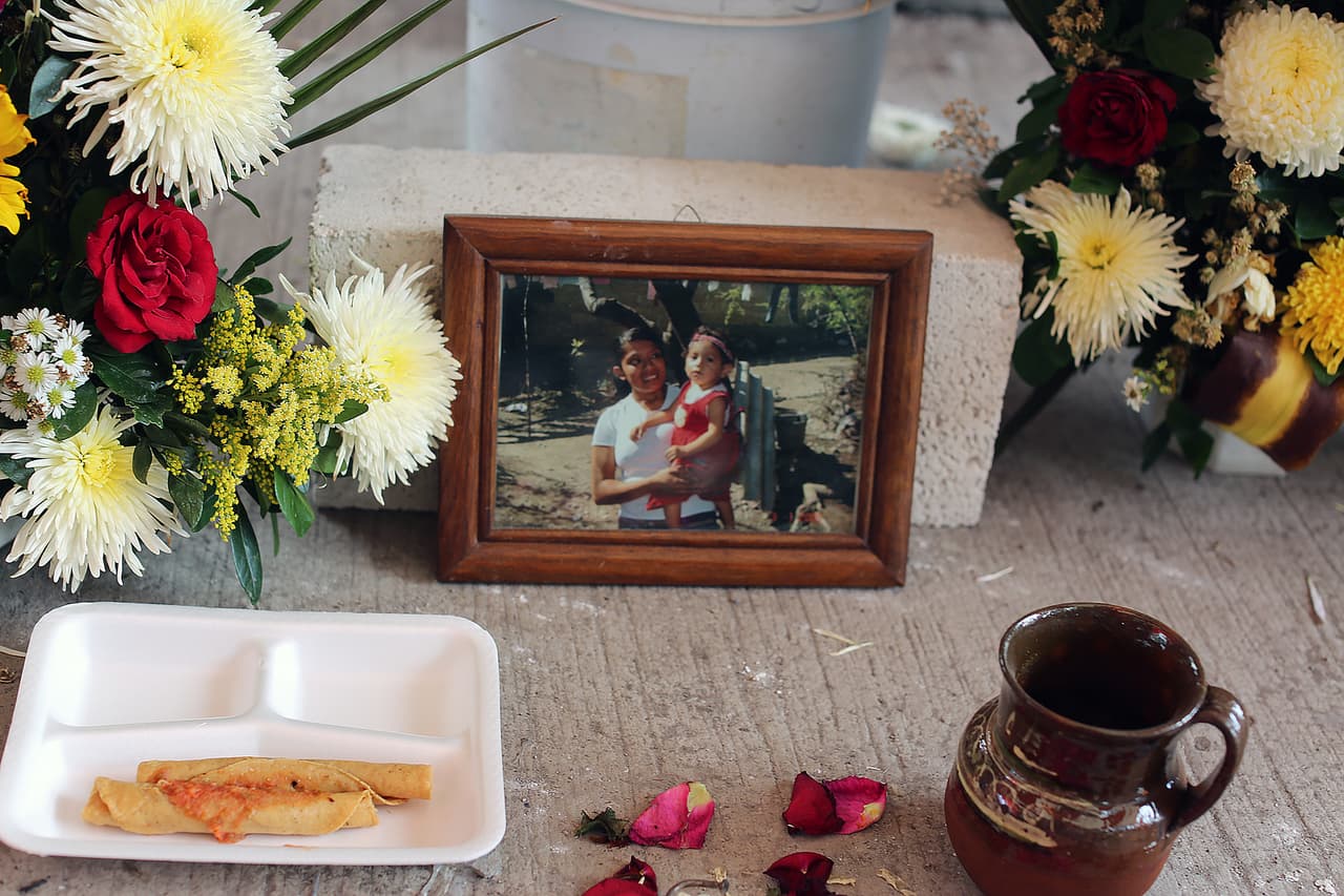 "Quiero llorar y no puedo": el sacristán que sobrevivió al bautizo convertido en tragedia por el sismo