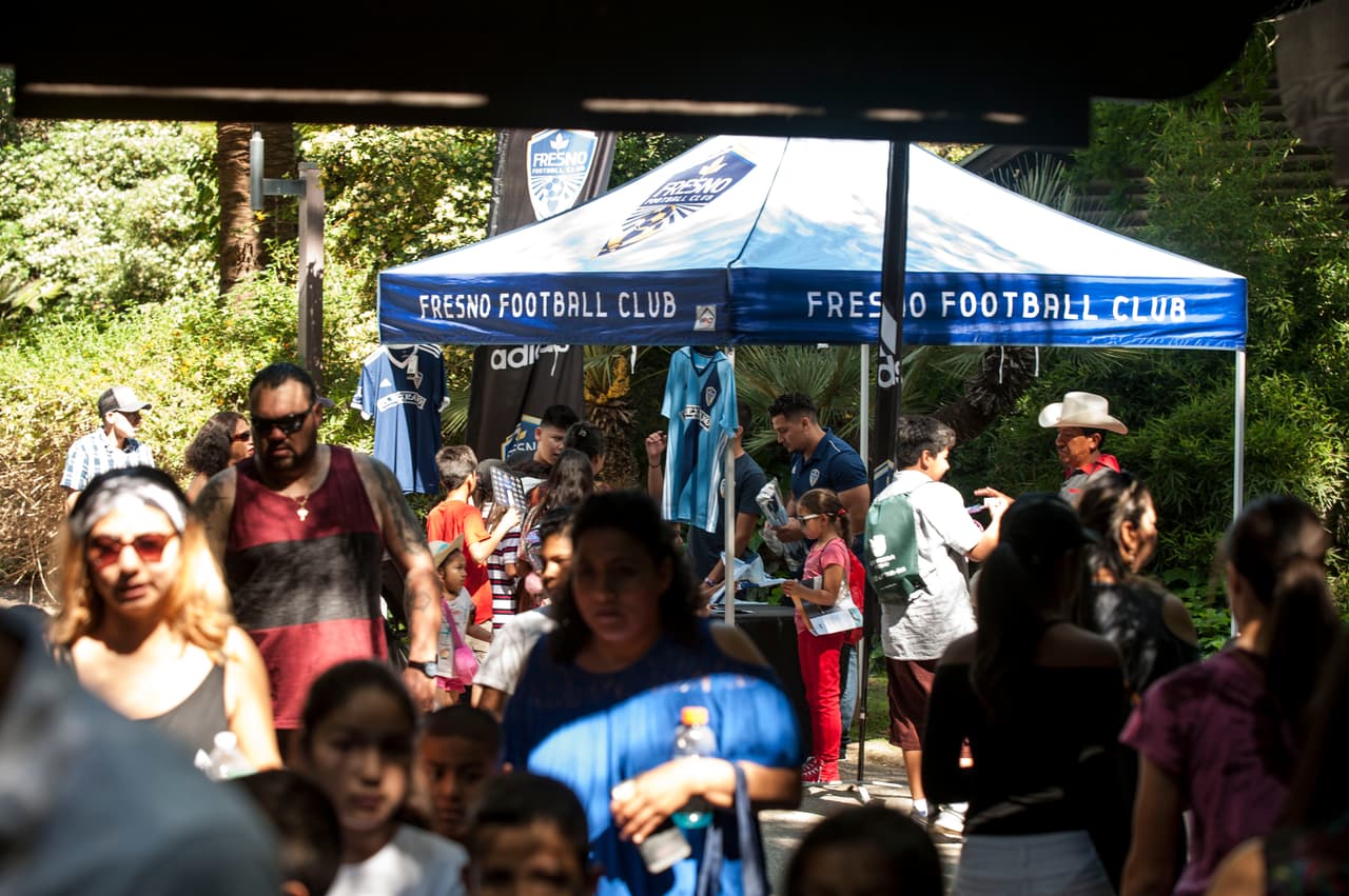 Un bello dia fue perfecto para las familias desde Bakersfield a Modesto.