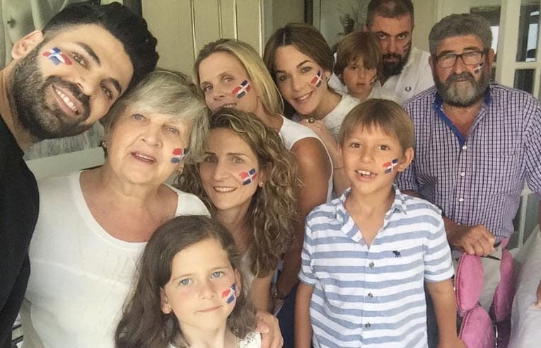 En esta ocasión, la progenitora del experto en moda opinó sobre su fotografía con la almohada.
<br>