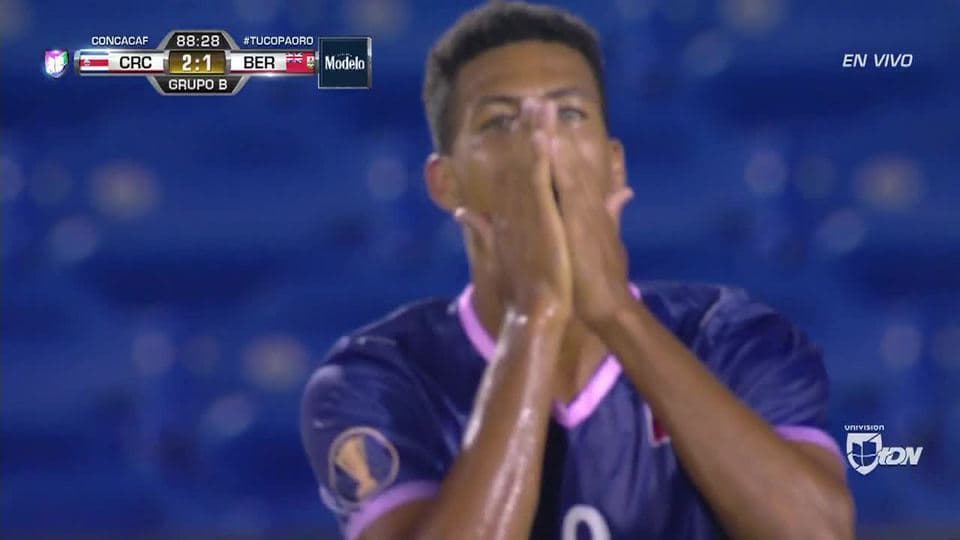 Tiro desviado de Jonte Smith