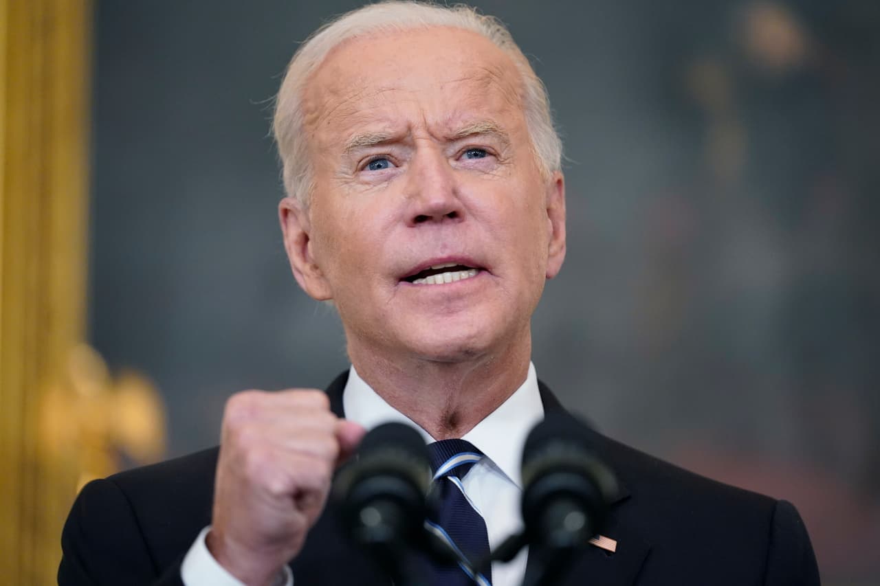 "Nuestra paciencia se está agotando": Biden exige vacunas para empleados federales y empresas grandes
