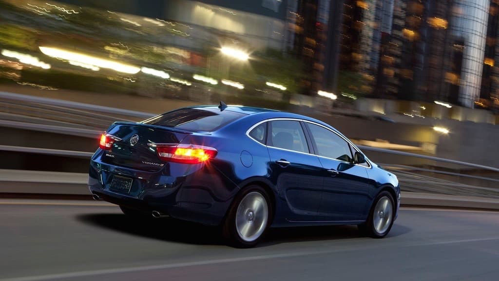 Esto es lamentable, porque el Verano pudo y debió haber contado con una suerte mejor. Era una propuesta sólida que por un precio que nunca fue desorbitante daba a sus dueños una experiencia de manejo que se plantaba en el lado correcto de la línea que separa lo decente de lo aburrido, especialmente en su versión turbo.