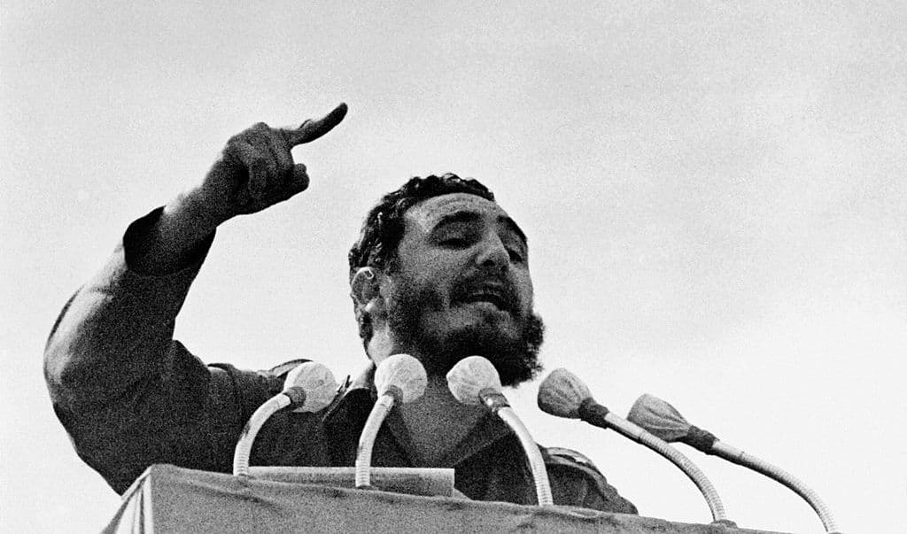 Fidel Castro durante su discurso por el cuarto aniversario de la revolución, 7 de enero de 1963 en La Habana, Cuba.