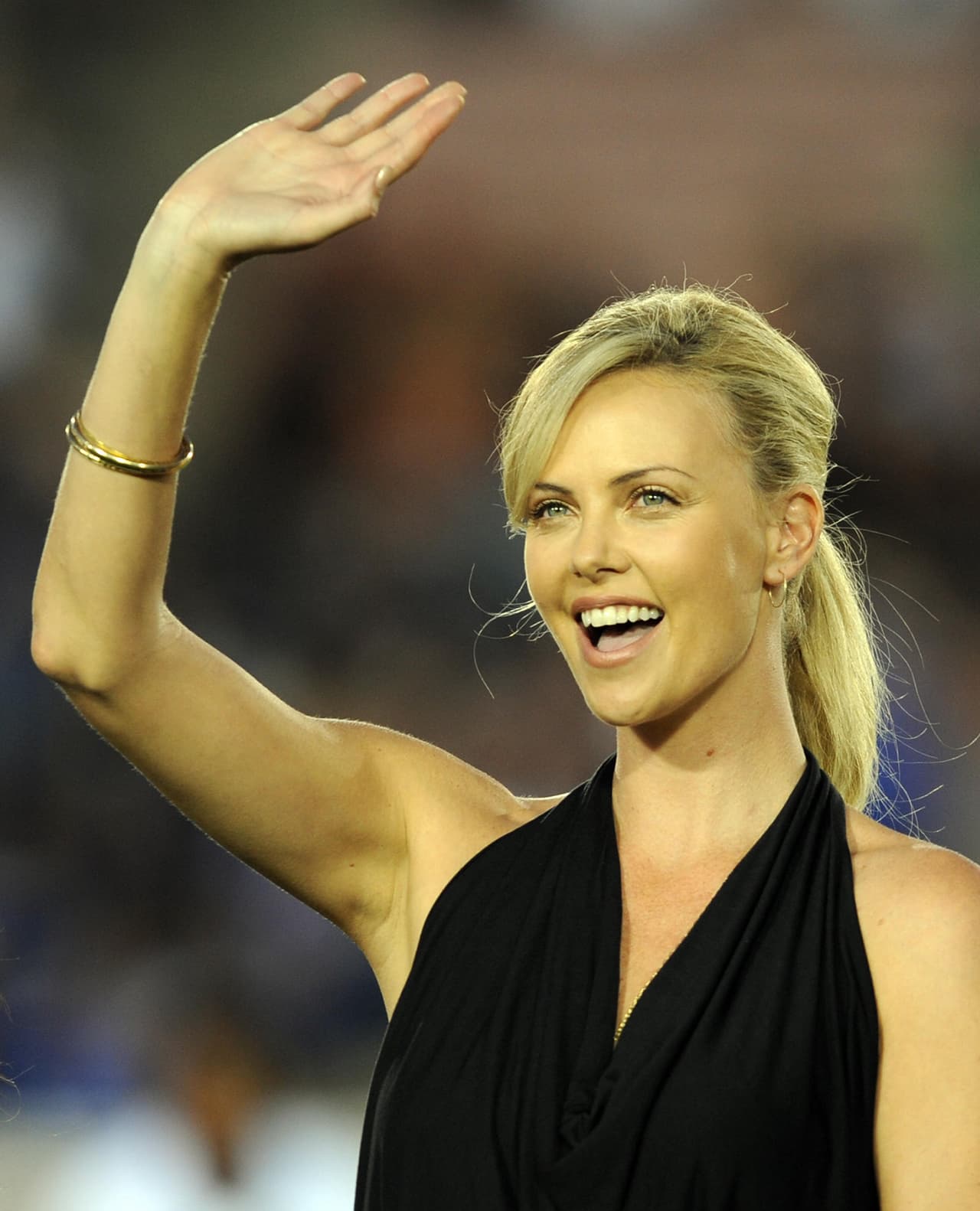 <b>Charlize Theron</b> es hermosa y con ojos electrizantes...