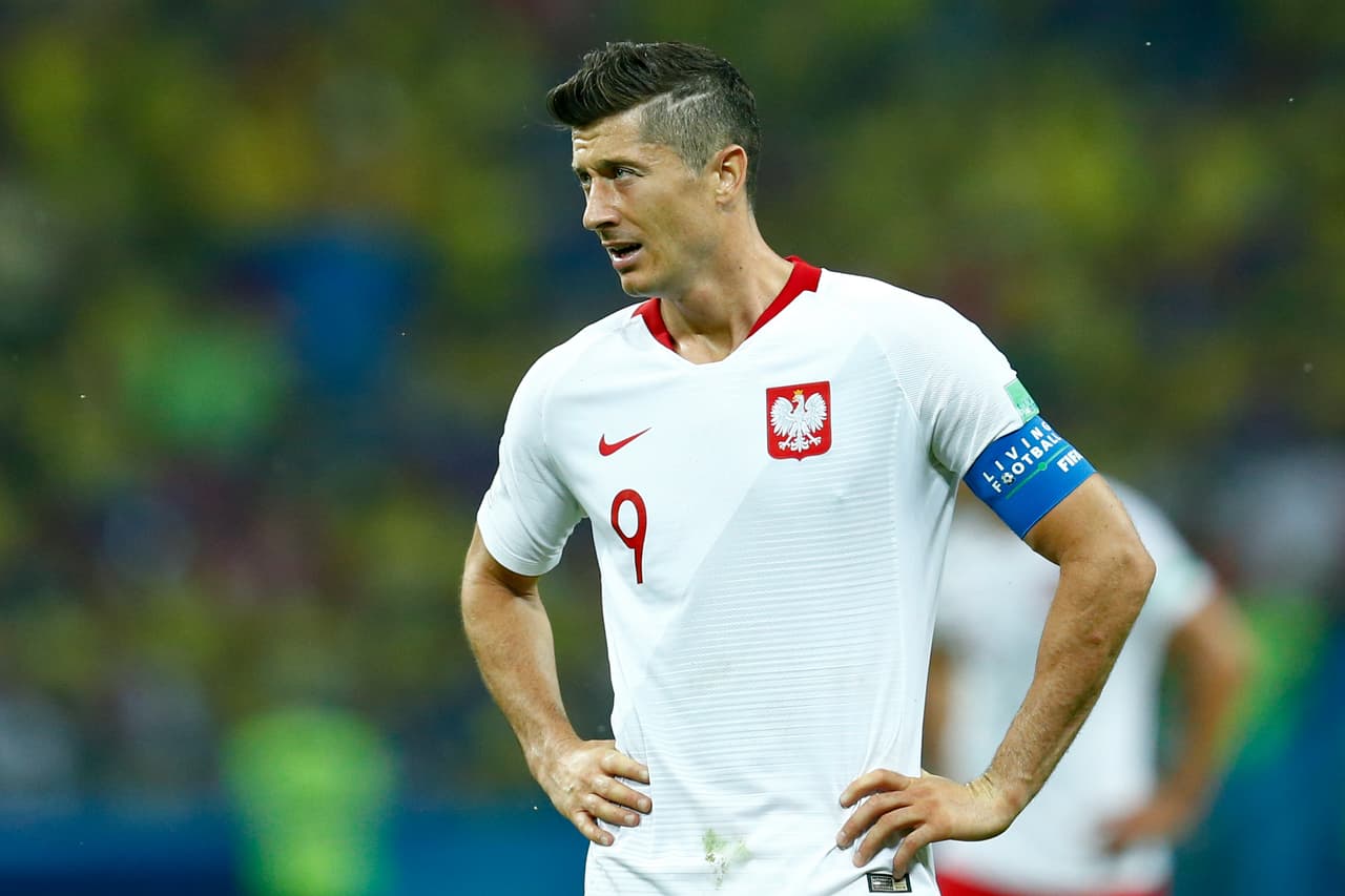 <b>Delantero: </b>Robert Lewandowski (Polonia) - Ni un solo gol marcó el delantero del Bayern Múnich en este Mundial. Una pésima Copa fue la que jugó el goleador polaco, que pudo haberse distraído por los rumores de mercado que lo rodean.