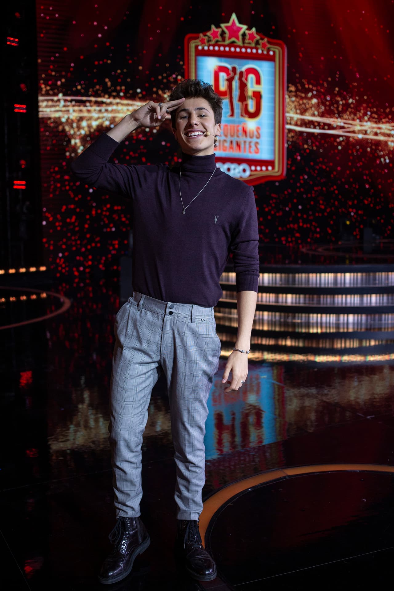 Juanpa Zurita a la orden de la diversión. Con su carisma y espontaneidad se ha ganado el cariño de los participantes de Pequeños Gigantes.