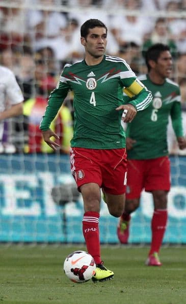 Rafael Márquez.- Parecía que Brasil 2014 no contaría con el ex jugador del Barcelona, pero el extraordinario segundo semestre del 2013 y su brillante despertar futbolístico en León han hecho que sus cualidades vuelvan estar a tope y como consecuencia de ello la selección mexicnaa tiene un lugar para él.