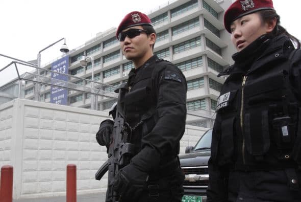 La agencia norcoreana KCNA confirmó las acusaciones de Corea del Sur sobre una prueba nuclear, informaron que llevaron con “éxito” su experimento, que sería el tercero después de los realizados en 2006 y 2009. El régimen de Kim Jong-un calificó su acción como una "medida práctica" para hacer frente a las "hostilidades" de EEUU, país al que días atrás consideró su "enemigo jurado".