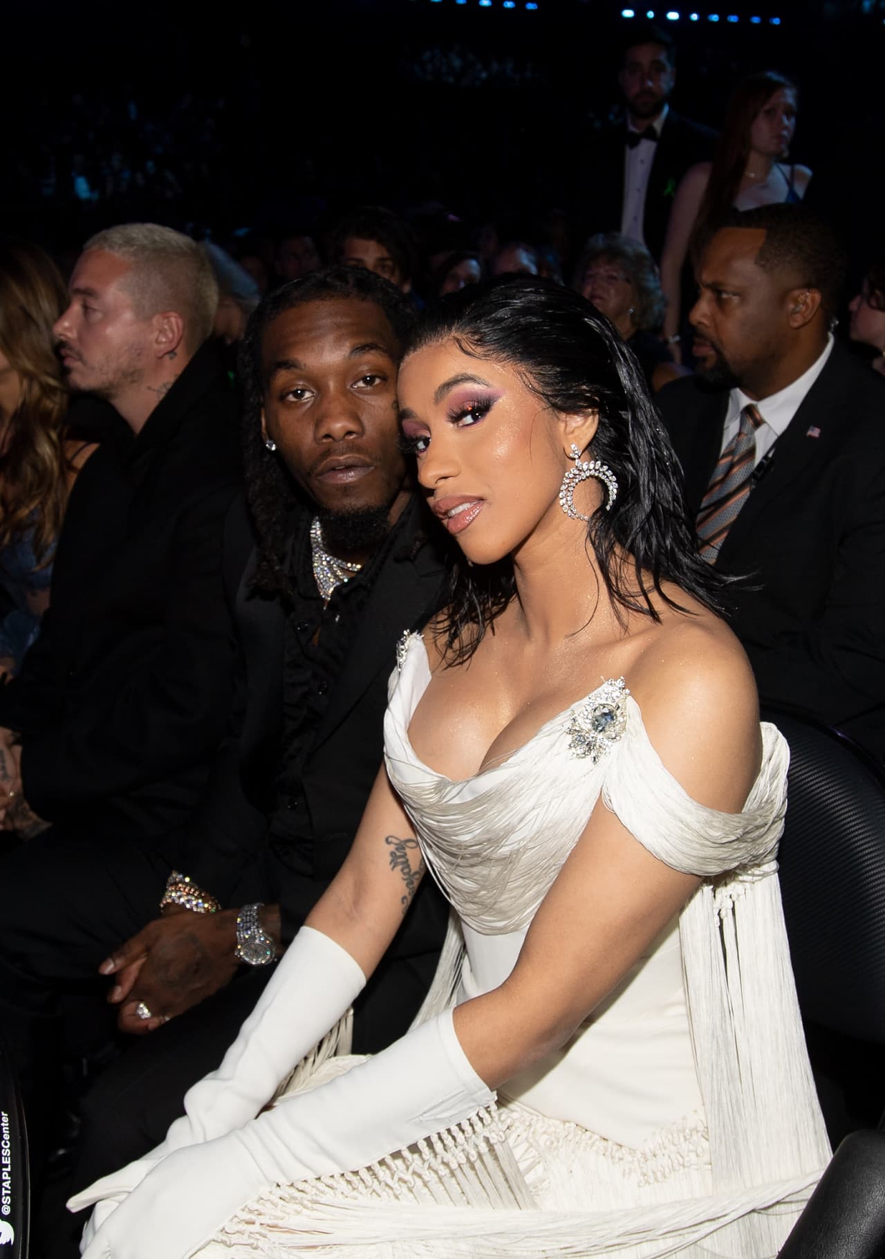 La rapera tuvo una breve separación de Offset a finales de 2018 después de rumores de
<b><a href="https://www.univision.com/famosos/cardi-b-demuestra-con-un-nuevo-tatuaje-el-amor-que-tiene-por-su-esposo-offset-pese-a-una-supuesta-infidelidad-fotos" target="_blank">una infidelidad</a></b> por parte de él. Hoy en día están juntos.