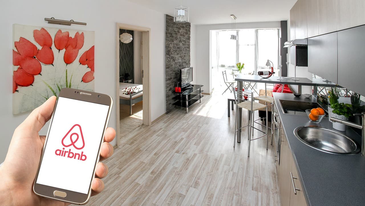 Juez desestima demanda de Airbnb: Mantienen restricciones en alquileres a corto plazo en Nueva York