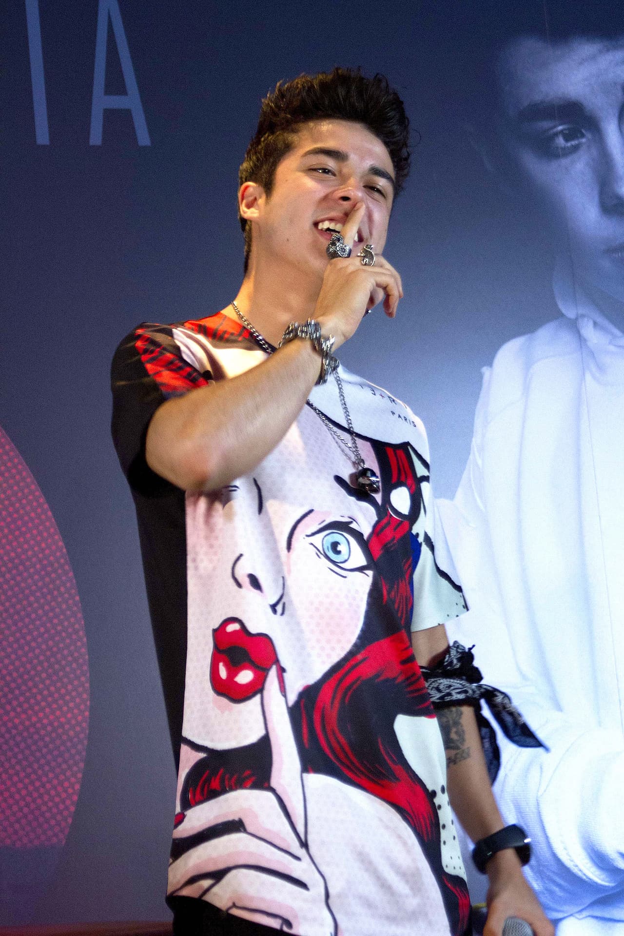 En una entrevista reciente, Vicente Fernández dijo que hace unos años se negó a recibir la donación de un órgano por miedo a que perteneciera 
<b><a href="https://www.univision.com/noticias/salud/los-prejuicios-que-le-impidieron-a-vicente-fernandez-recibir-un-trasplante-ni-se-si-era-homosexual-o-drogadicto" target="_blank">a un drogadicto o a un homosexual</a></b>, a lo que Mario Bautista opinó que no estaba de acuerdo con esa postura.