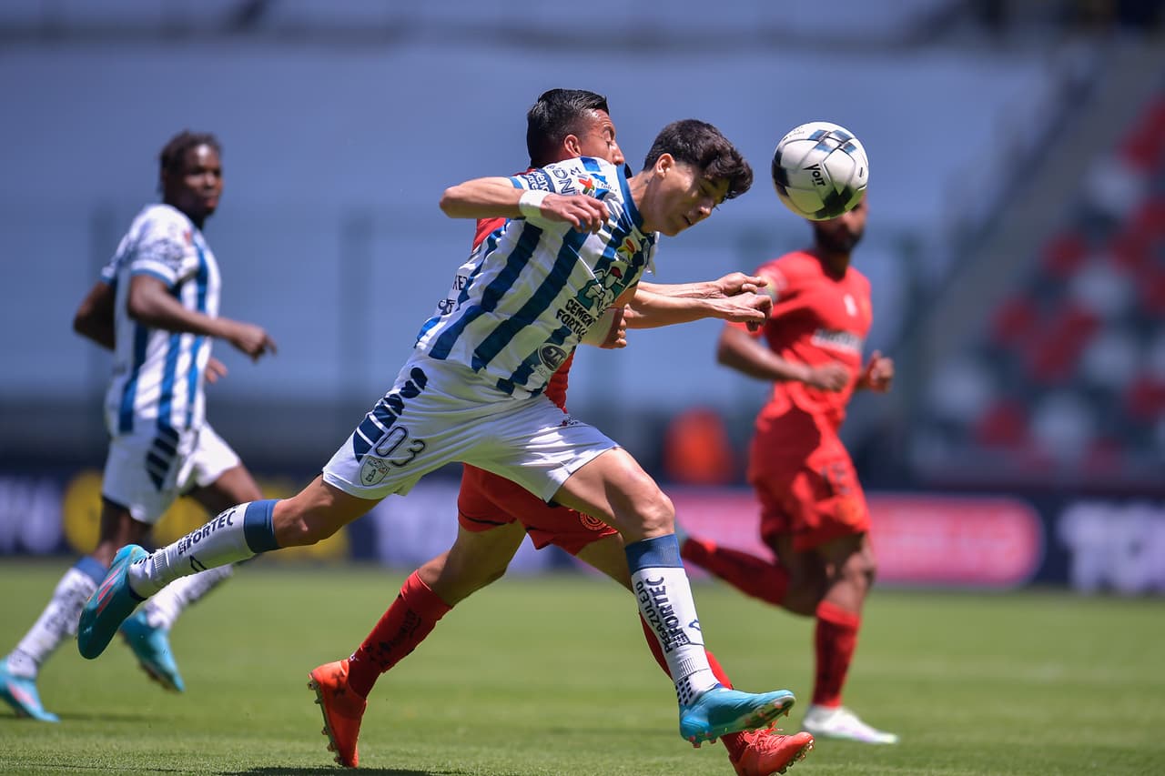 Goles de Víctor Guzmán, Nico Ibáñez y Yairo Moreno tienen a los Tuzos como 'mandones' de la Liga MX al golear Pachuca 3-0 a Toluca de visita.