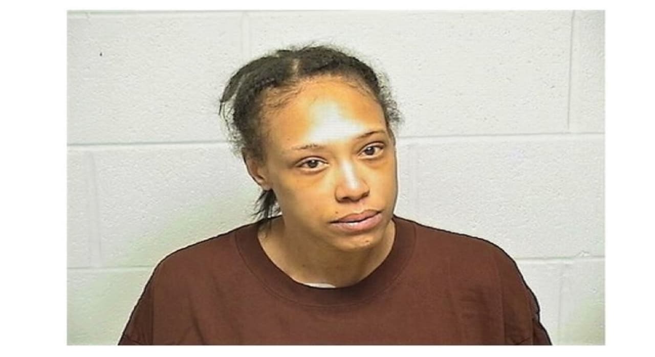 Imponen fianza de 5 millones a Jannie M. Perry, acusada de asesinato en primer grado en contra de su hijo Damari