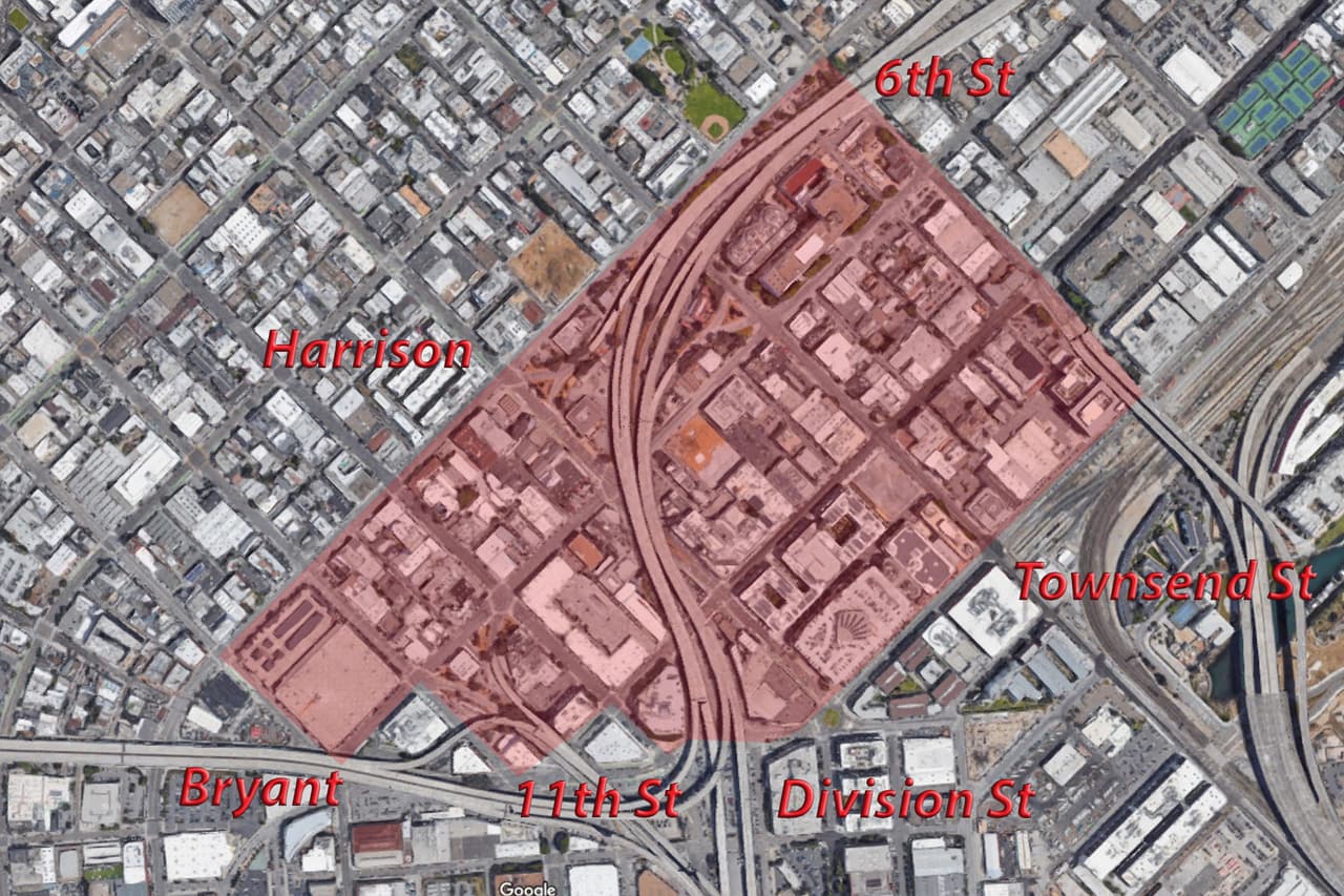 La aplicación 
<a href="http://ec2-52-26-194-35.us-west-2.compute.amazonaws.com/x/d?c=9915380&l=c374a2c5-33d6-40b9-a48b-2d9ae8569db1&r=bb4bd07d-ffa2-4dc3-b0d8-d212a04f51c7"><u>Augurisk Now</u></a> considera la zona de alto riesgo por la “alta cantidad de delitos violentos y el promedio de crímenes”, dijo de Bonviller. Hay un alto porcentaje de hombres en el área (61%) y el promedio de edad es relativamente bajo entre los vecindarios analizados (menos del 77%). También hay una gran cantidad de hogares que ganan menos de 10,000 dólares al año.