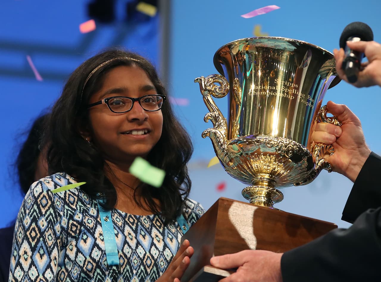 Ananya Vinay, de 12 años, ganó el concurso nacional de deletreo Scripps National Spelling Bee cuyas finales se llevaron a cabo este jueves en el Centro de Convenciones Gaylord Convention en Oxon Hill, en Maryland.
