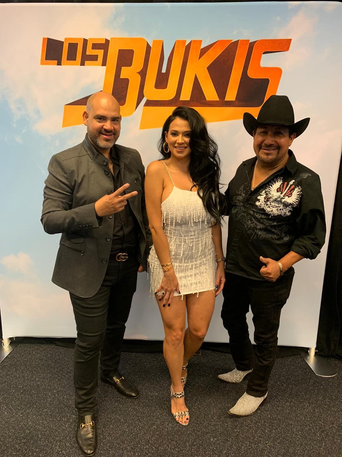 Los locutores no podían ocultar su emoción y estuvieron incluso en el backstage del concierto.