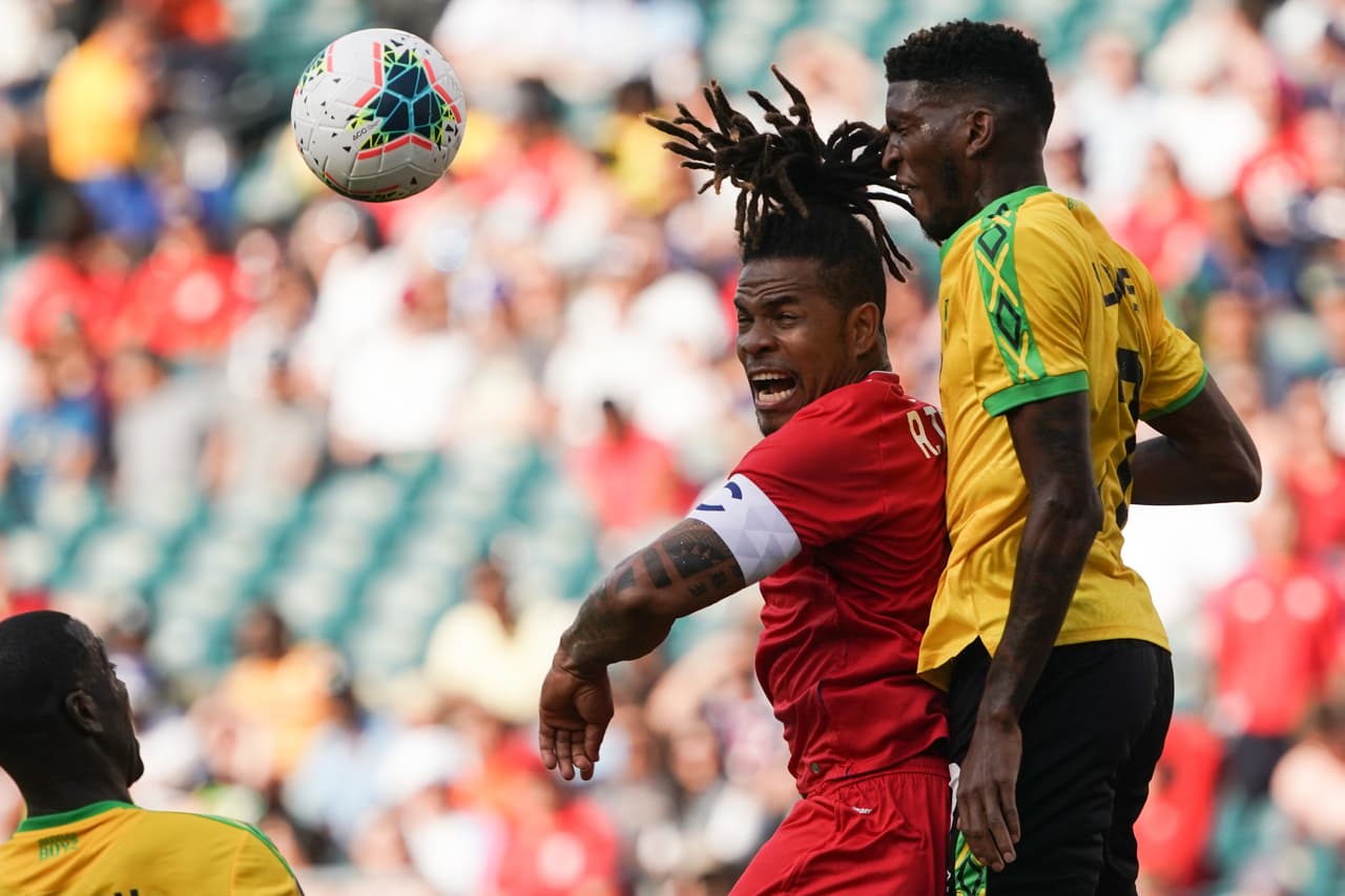 La lucha en el juego aéreo en los minutos finales del capitán Román Torres no alcanzó para el empate de Panamá.
