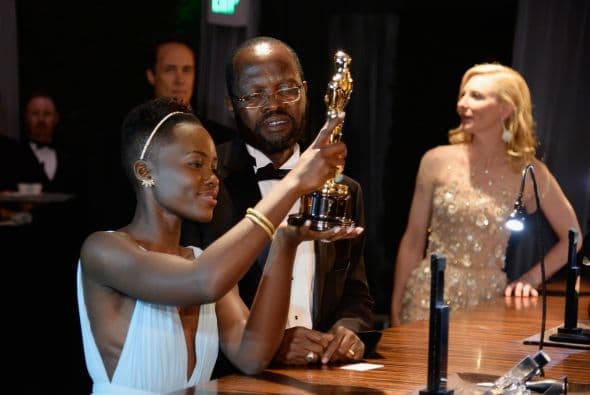 ¿Así o más perfecto? Lupita, te sacaste la lotería. Mira aquí lo último en chismes.