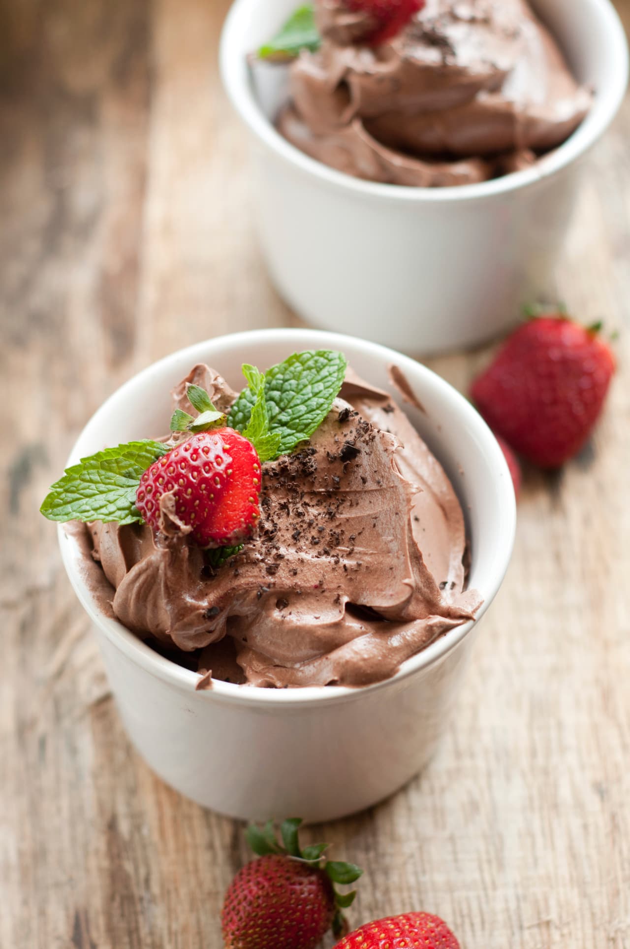 Helado de café con vainilla. Para combatir el calor de verano deberías probar esta fácil receta que se trata de helado con café y con vainilla. Los ingredientes son: crema de leche, leche condensada, café instantáneo y extracto de vainilla.