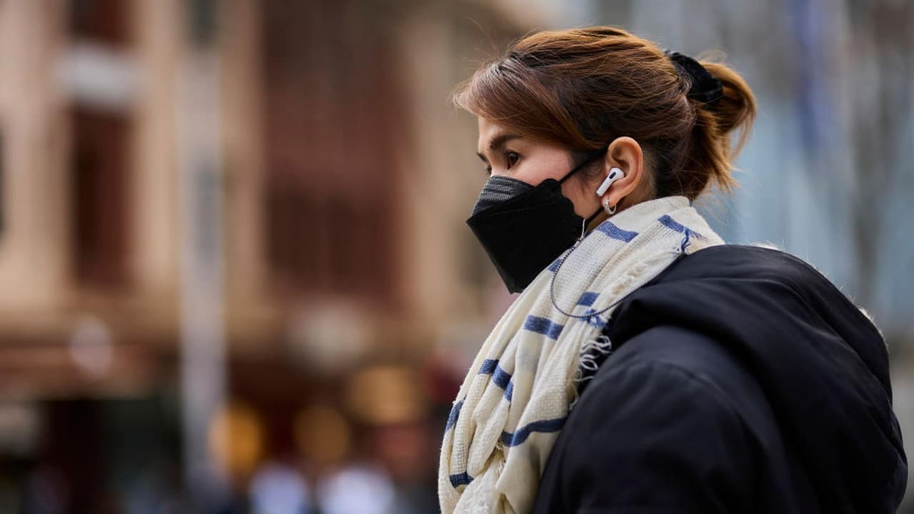 Posible uso obligatorio de la mascarilla en Los Ángeles sería pausado ante la disminución en los contagios