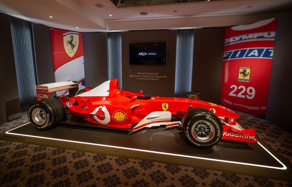 Subastan Ferrari de Michael Schumacher por 13 millones de euros