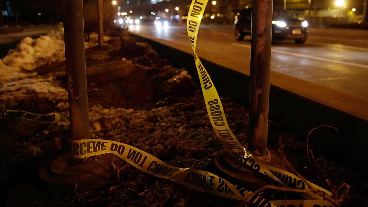 Muere un hombre al ser impactado por conductor presuntamente ebrio en una autopista de Arlington