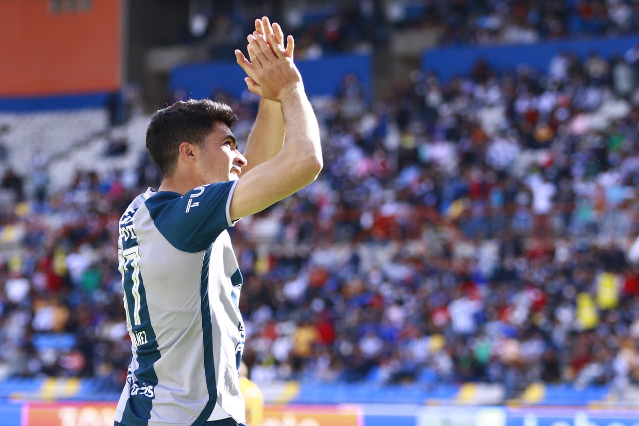 El goleador del Pachuca hizo el segundo al 60' y llegó a 4 tantos en el torneo.