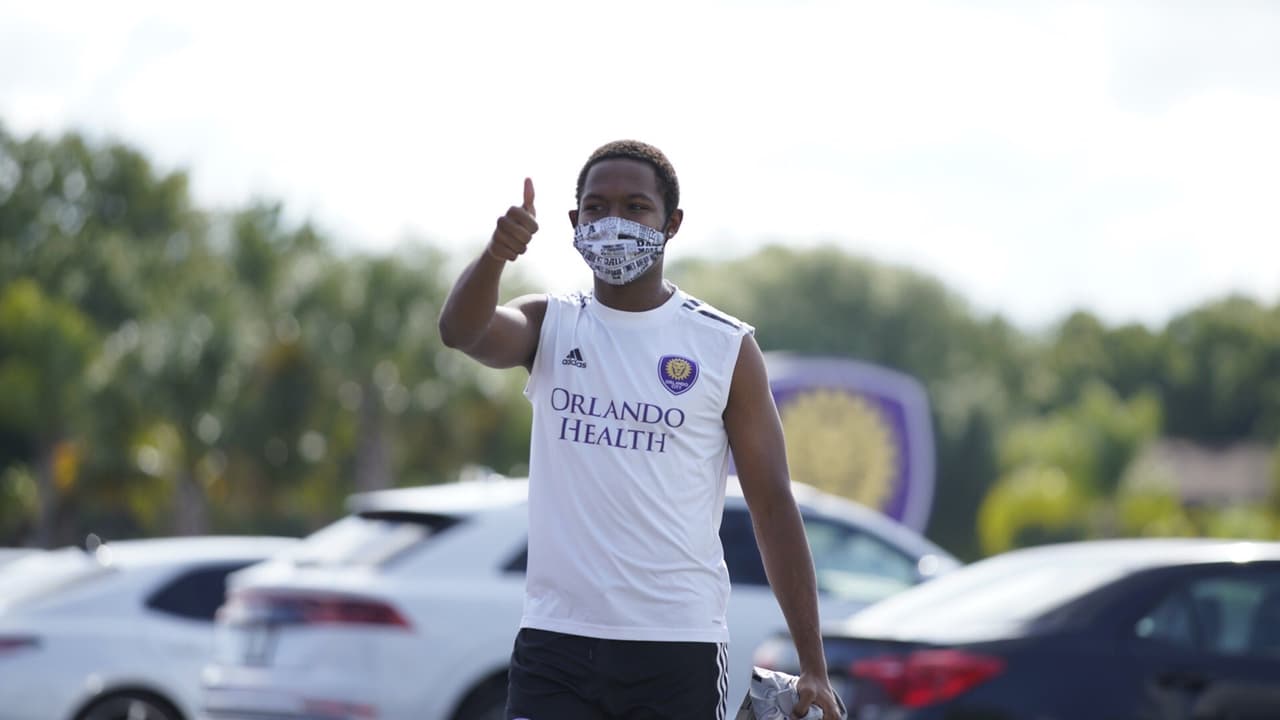 <b>Orlando City SC</b>
<br>Estrenaron el centro de entrenamiento con este primer entrenamiento. Se espera que el equipo completo participe utilizando dos campos, divididos en ocho puntos de entrenamiento.