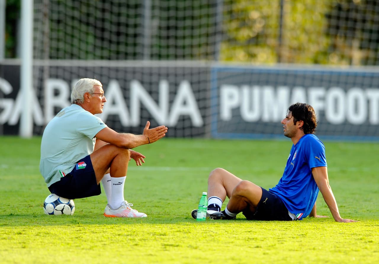 Marcello Lippi volvió a la selección de cara a Sudáfrica 2010 esperando repetir el título de Alemania 2006. Sin embargo, Italia cayó eliminada en la primera ronda.