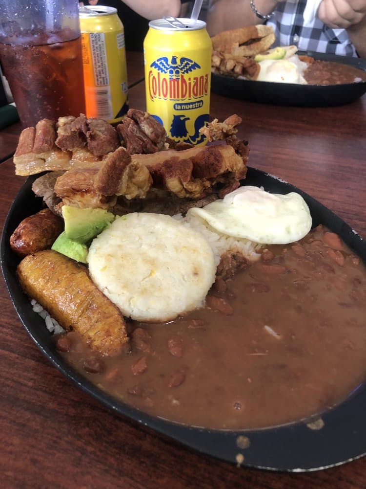 <b>Pimentón Parrilla & Bar</b>
<br>Dirección: 1570 Buford Hwy NE Buford, GA 30518
<br>Teléfono: (678) 926-3193
<br>
<a href="https://www.yelp.com/map/piment%C3%B3n-parrilla-and-bar-buford">Cómo llegar</a>
<br>
<br>Una usuaria de Yelp dijo: “No me quejé de nada en este restaurante. El servicio fue impecable. La comida fue excepcional. Todo estaba perfectamente preparado y nada tenía un sabor extraño”.