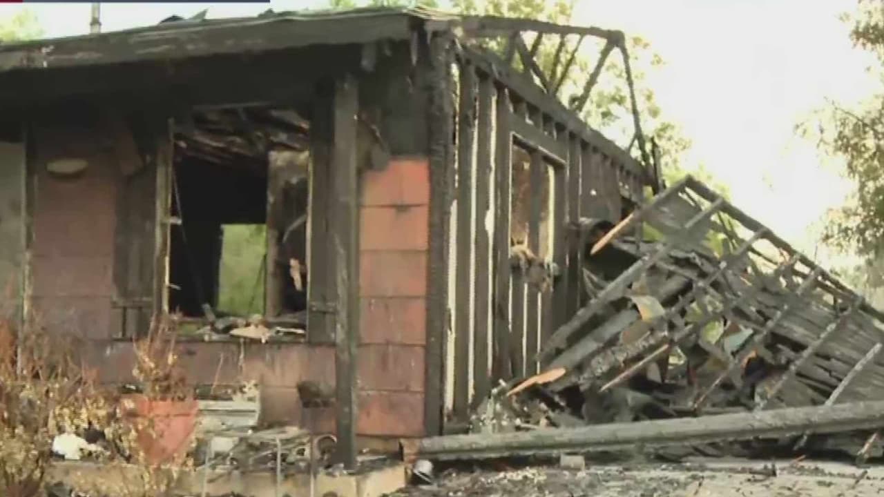 La casa de esta familia es pérdida total luego de un incendio en San Antonio