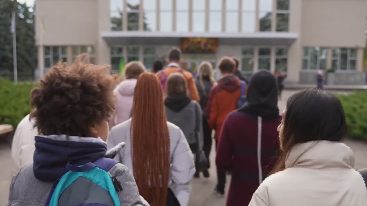 Escuelas públicas de Chicago pierden más de 11.500 estudiantes en el último año