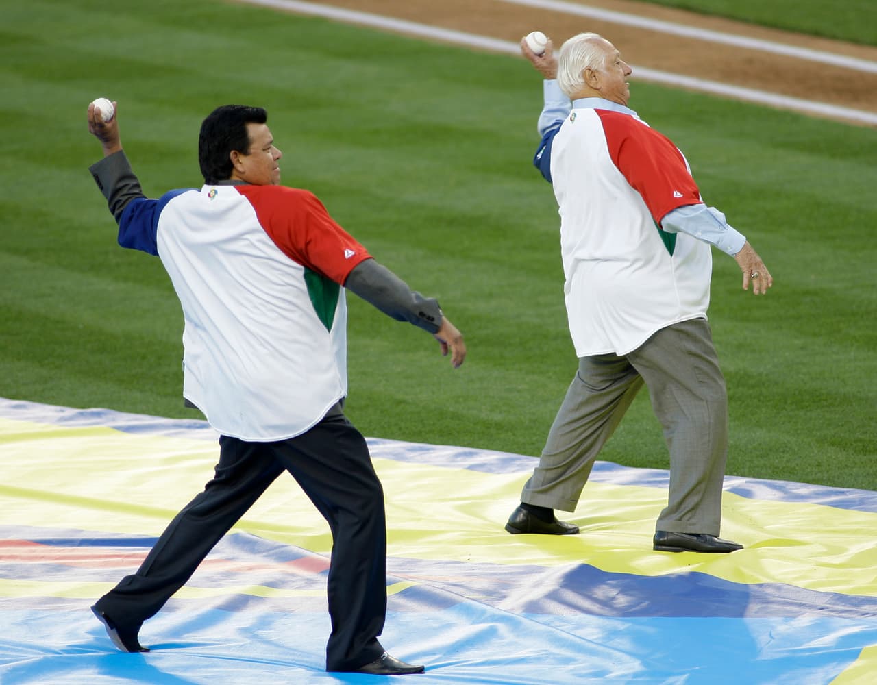 Incluso, junto a su manager en los Dodgers, Tommy Lasorda, realizaron el lanzamiento inicial en un Clásico Mundial.