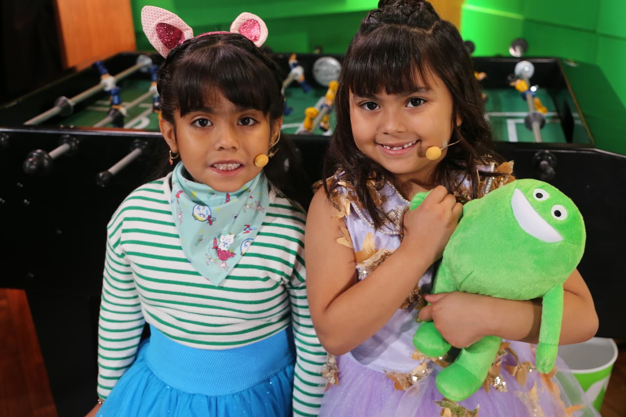 Nayleah y Natalia, las ganadoras de 'la botonera'.