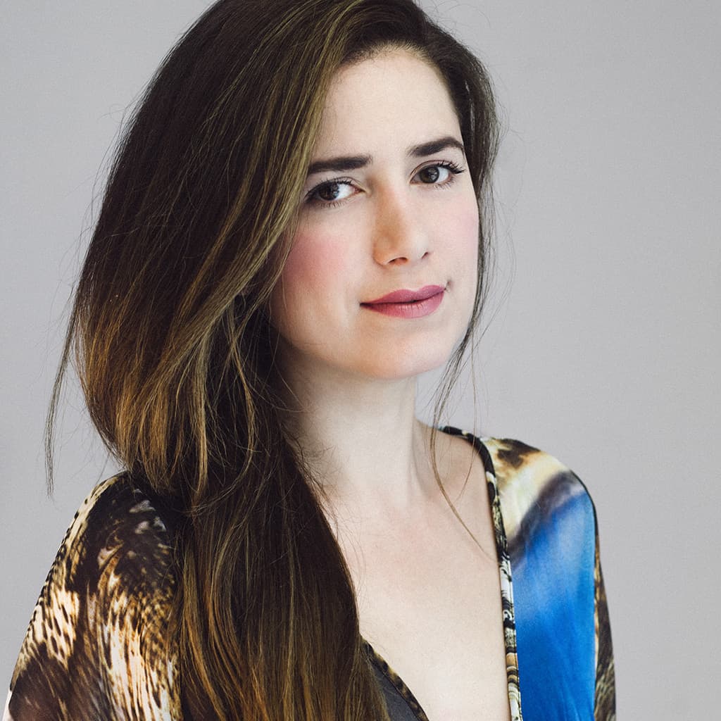 Christianne Christensen. Sus antecedentes familiares son daneses y nicaragüenses. Realiza trabajo social a través de su fundación de su familia, Karitas, y de la fundación Femme D'Afrique.