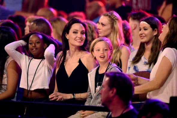 Así, de todos ellos, quien ha causado más furor es la pequeña Shiloh con su 'look' sofisticado y masculino, que la hace ver muy particular, pero no menos linda.