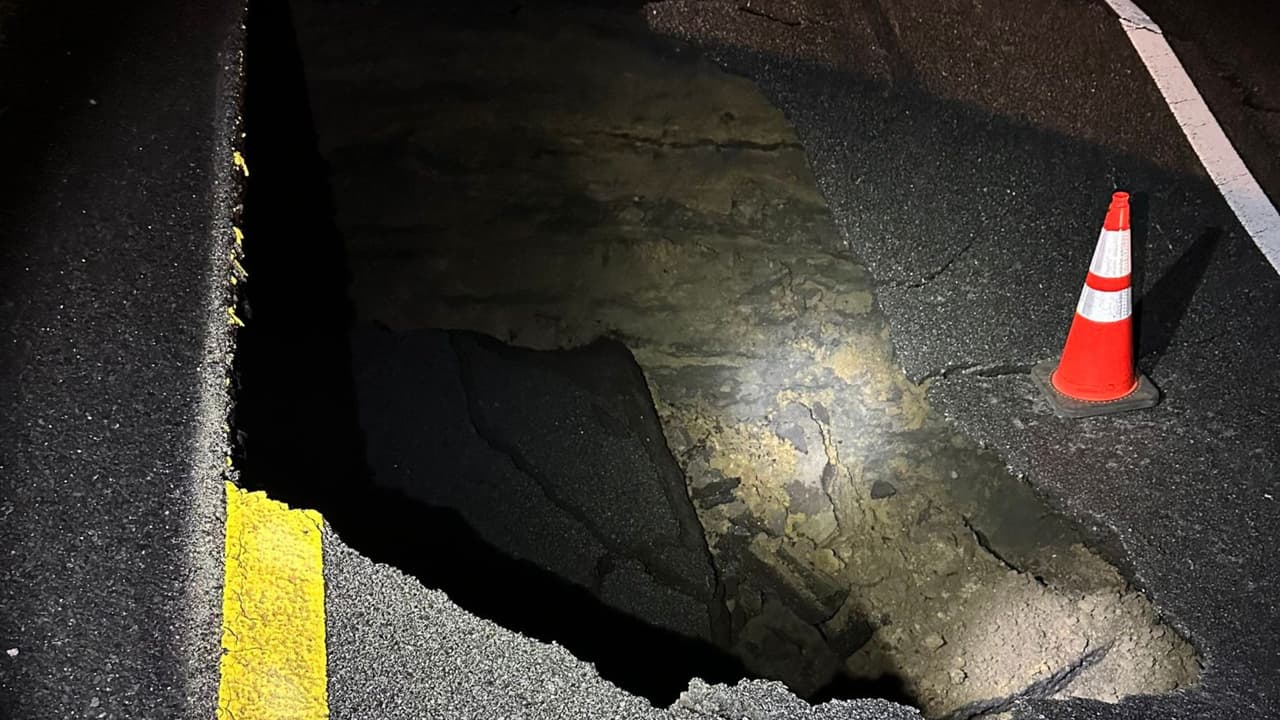 Socavón en tramo de la carretera estatal 92 obliga a su cierre en el condado de San Mateo