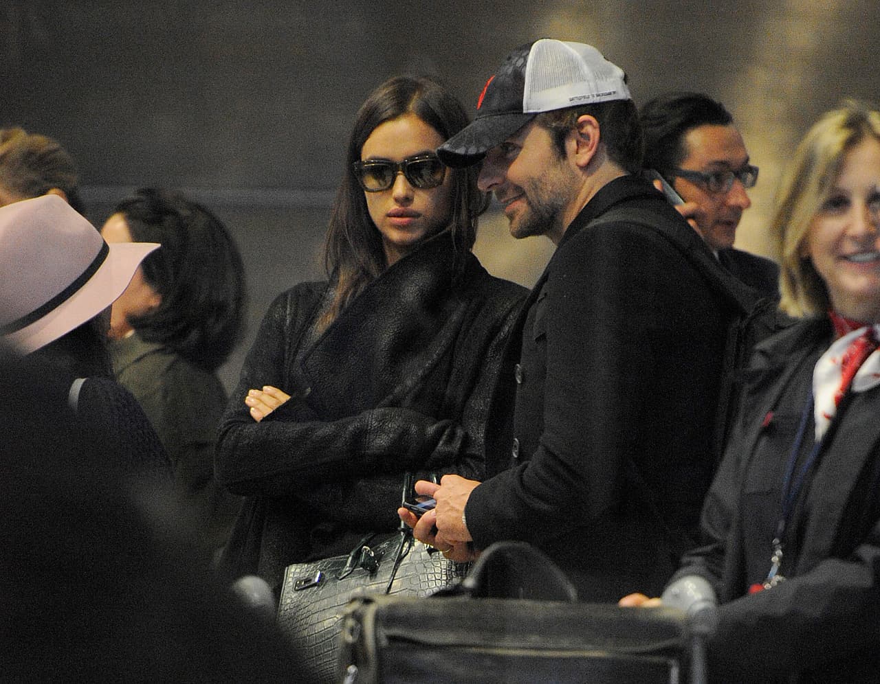 El romance de Irina y Bradley sigue "viento en popa". Esta vez arribaron en París para disfrutar de su amor en la 'Ciudad de la Luz'.