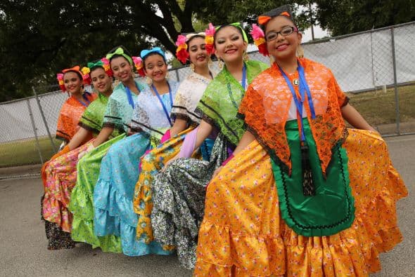 Del 15 al 18 de septiembre se celebran el festival de "Fiestas Patrias Mexicanas" en Cicero. En la 34th St y la Laramie Avenue. Habrá conciertos, antojitos mexicanos, entre otras actividades. Entrada y estacionamiento gratis.