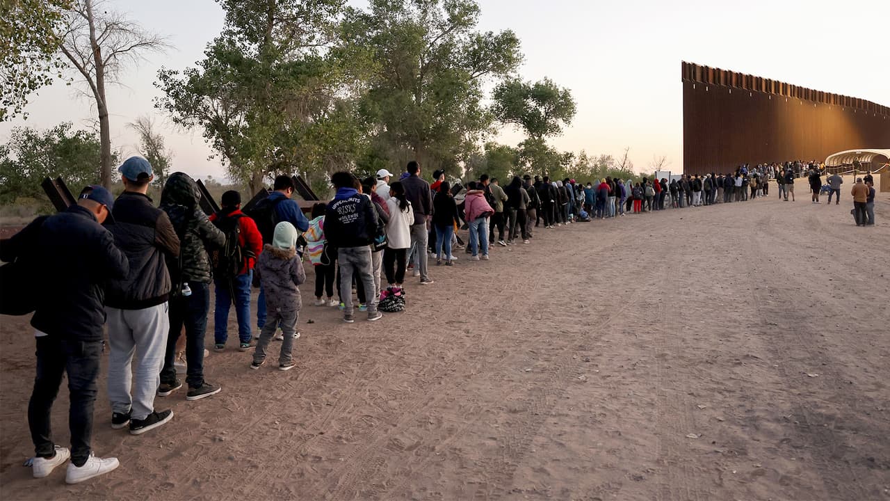 La propuesta para que inmigrantes indocumentados casados con ciudadanos de EEUU puedan arreglar su estatus migratorio