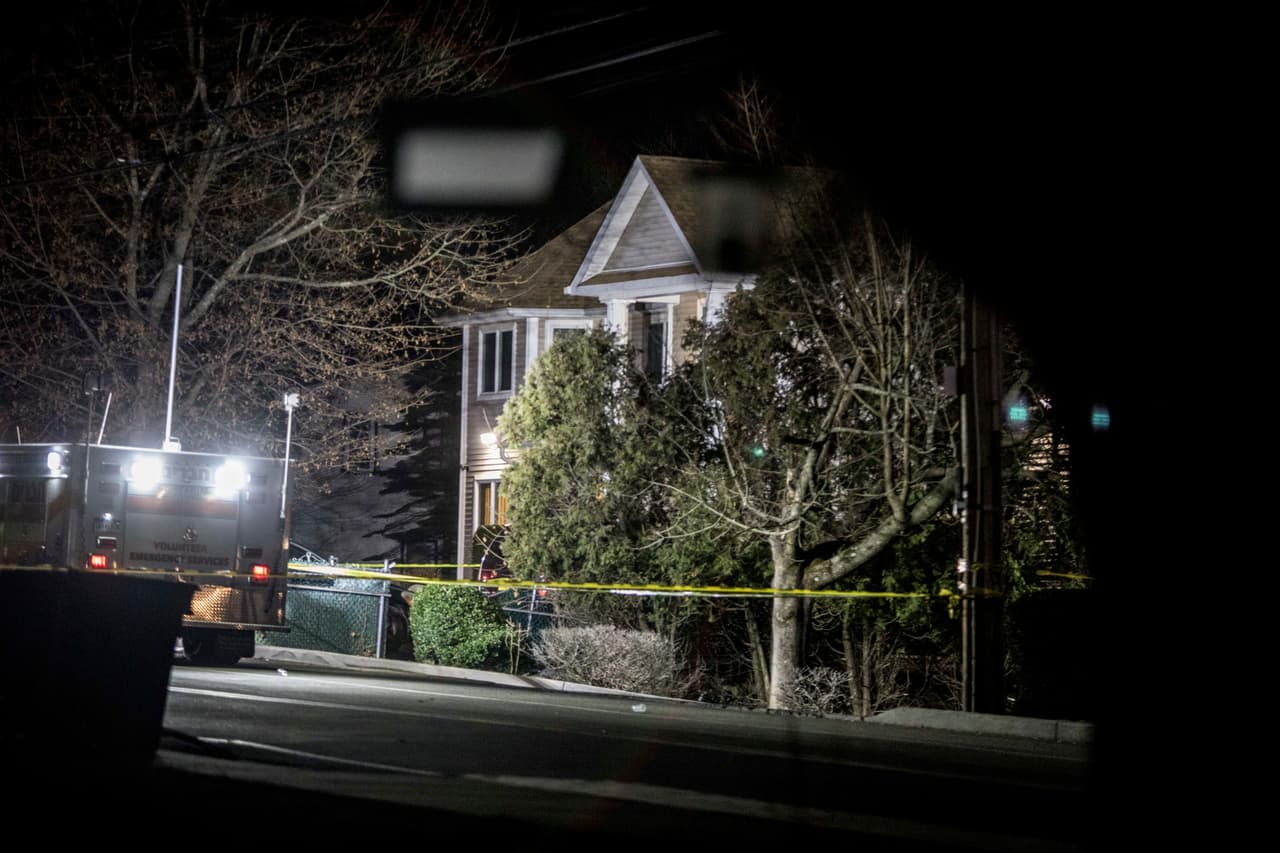 El sospechoso, identificado como Thomas Grafton, fue capturado con la ropa cubierta de sangre mientras conducía un Nissan Sentra por el puente George Washington, rumbo a la ciudad de Nueva York.