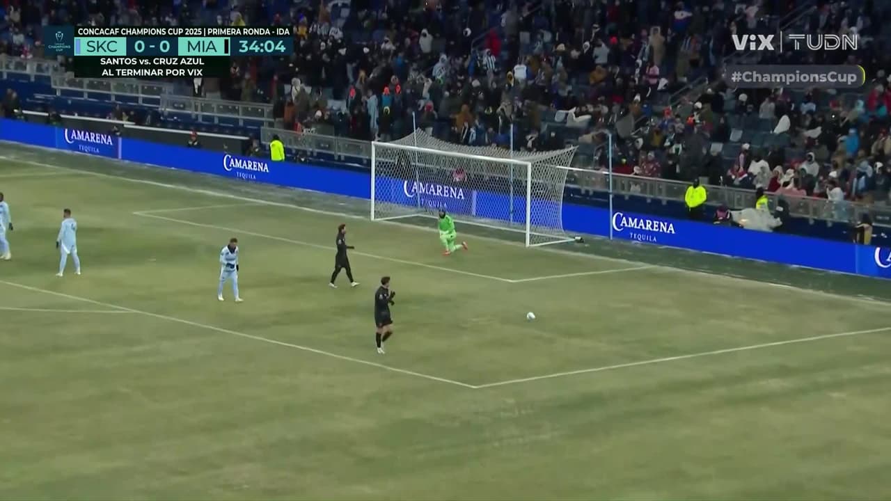 ¡Luis Suárez, cerca del primero para Inter Miami! Esférico pasa por un lado