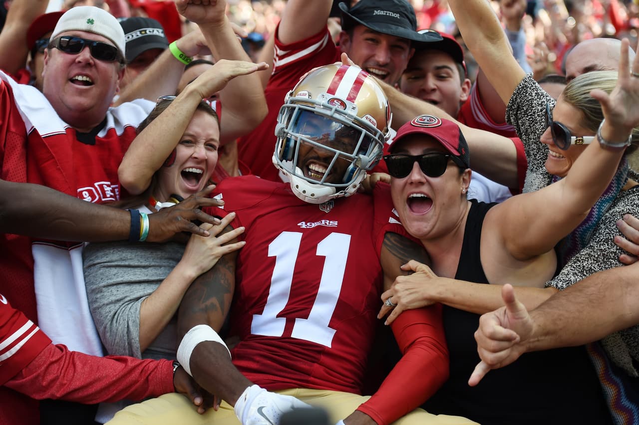 <b>Puesto 15. San Francisco 49ers (NFL)</b>
<br>
<br>• Valor: 3,800 millones de dólares.
<br>
<br>• Cambio de valor en los últimos cinco años: +41%.
<br>
<br>• Propietarios: Denise DeBartolo York y John York.
<br>
<br>• Año de compra: 1977.
<br>
<br>• Precio pagado: 13 millones de dólares.
<br>