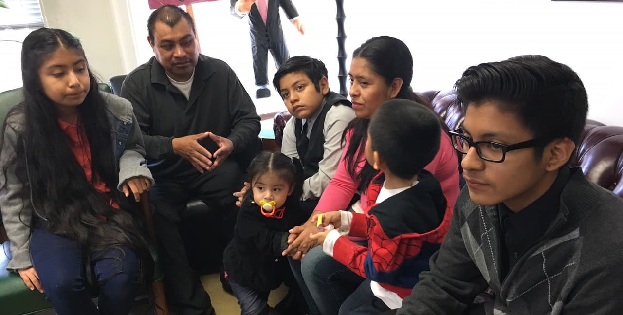 El padre de Jersey Vargas, la niña que pidió al papa por los inmigrantes, pelea su deportación en la corte