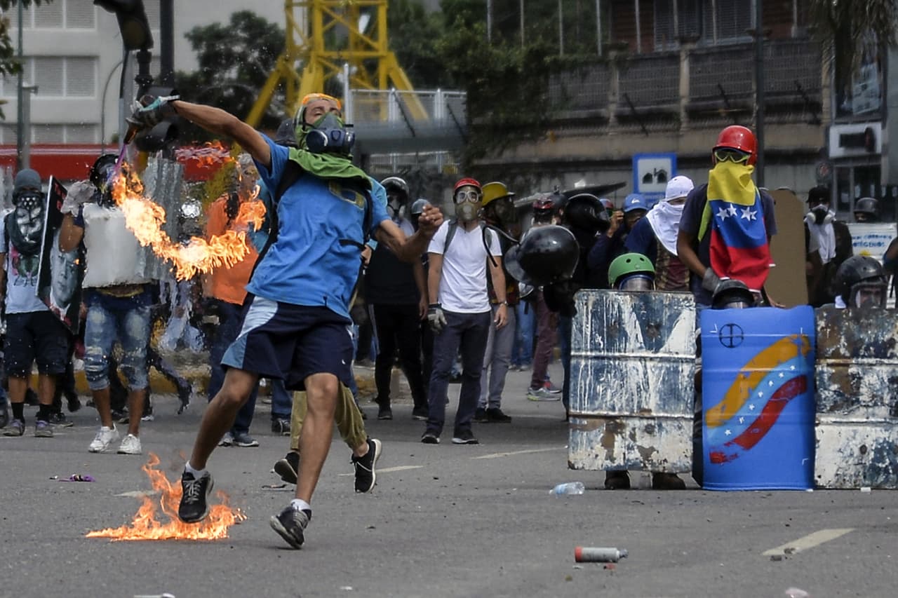 Cerradas las vías institucionales, ¿qué salida le queda a la crisis política de Venezuela?