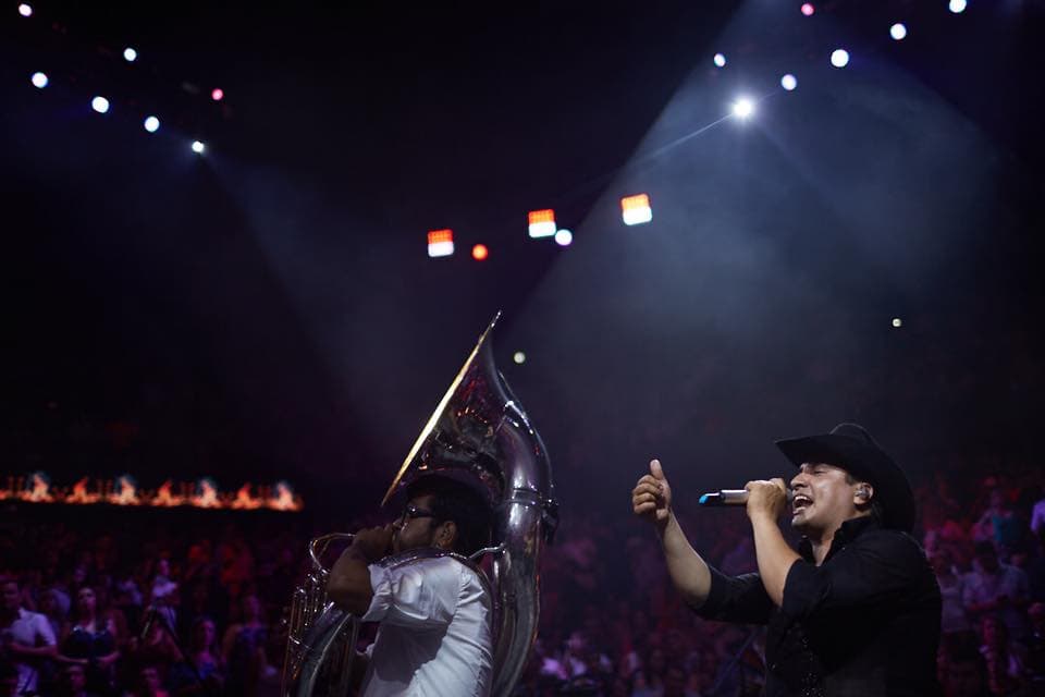 En los inicios de su carrera y por razones legales, Julión no podía presentarse en Monterrey y fue hasta el año pasado cuando los regios se complacieron al escucharlo en persona.