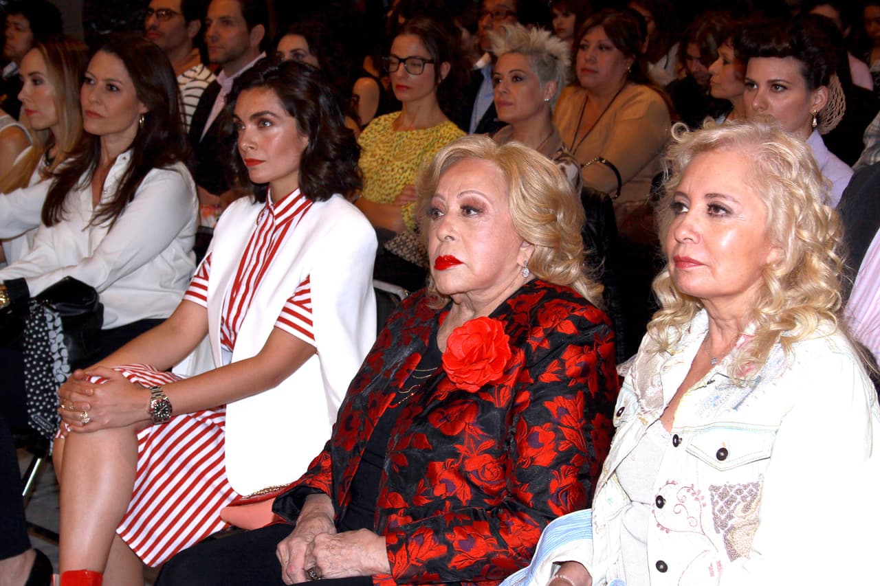 Carla Estrada a destacado el talento de Nicole en su producción, además, Silvia Pinal se mostró encantada con verla interpretarla en sus años de juventud.